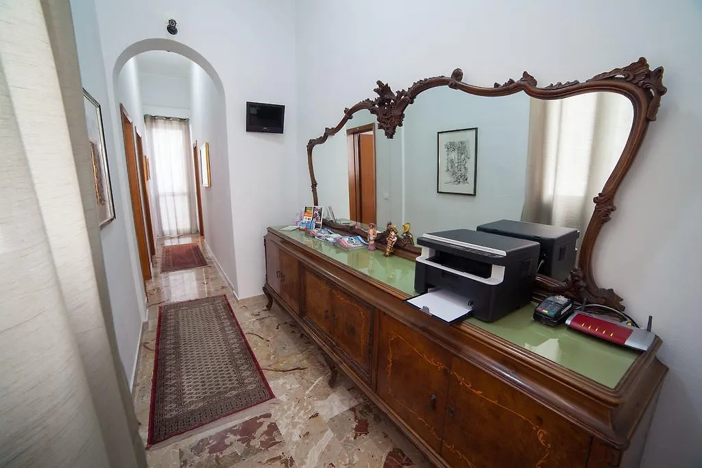 Corona Vacanze Trapani Guest house